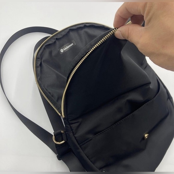 Lululemon All Night Festival Bag 5L Gold Hardware NWT - Picture 4 of 6